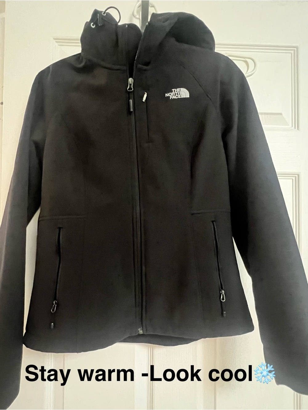 The North Face Windwall Black hoodie jacket
with Chest Logo Womenโs small
